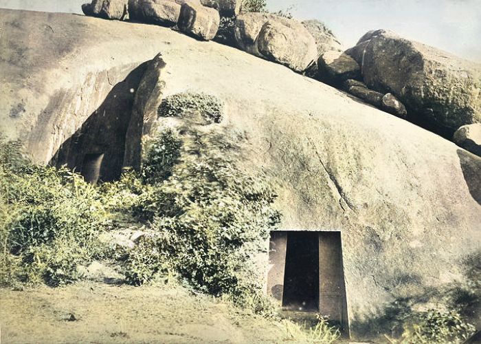Vadathika and Vapiyaka caves