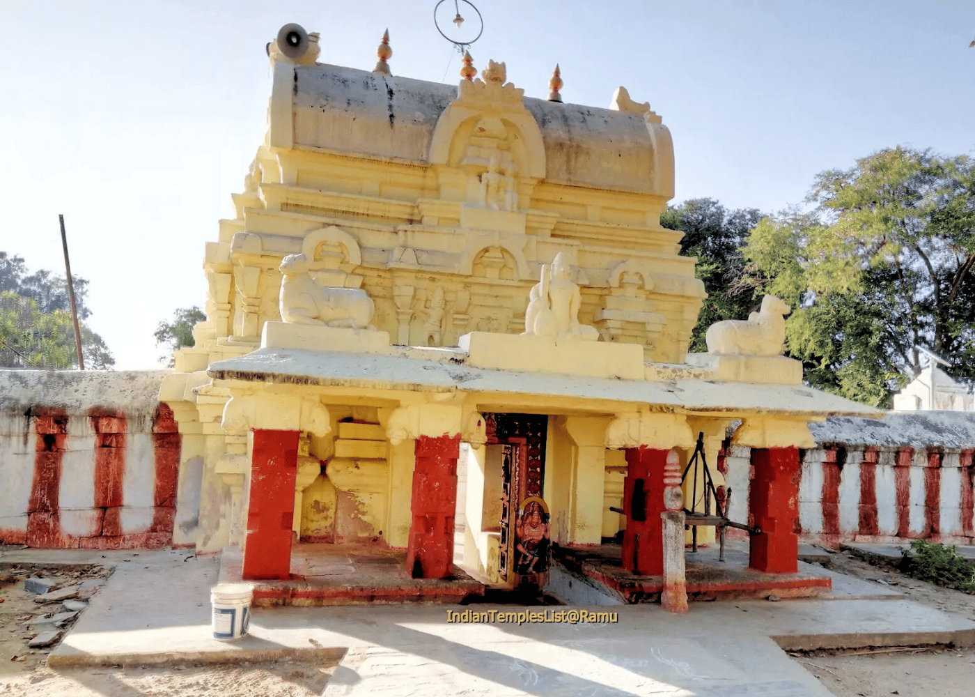 Kapoteswara temple at Chejarla